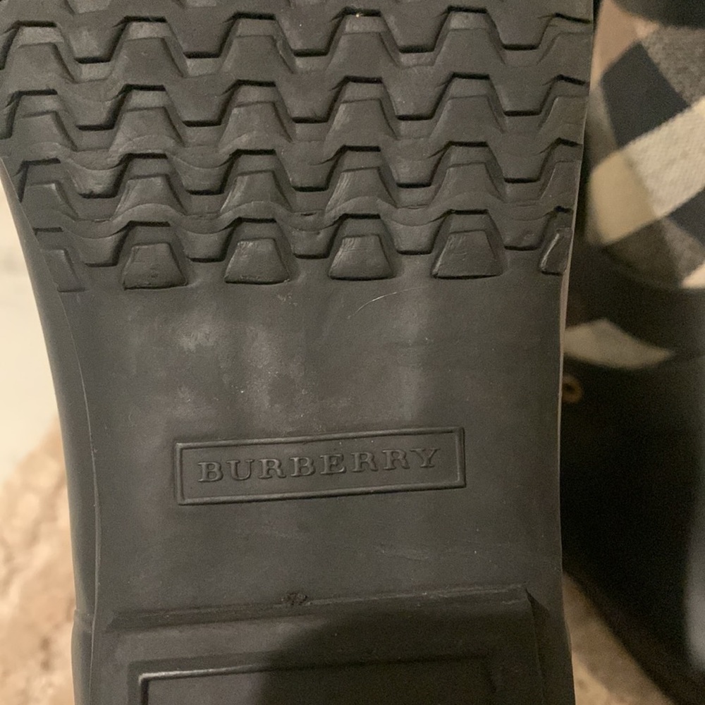 COPY - Burberry Rain Boots - Picture 3 of 7